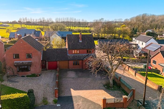 3 Bedroom Link Detached House For Sale In High Street, Wicklewood, Wymondham, NR18