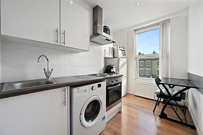2 Bedroom Flat To Rent In Uxbridge Road, London, W12