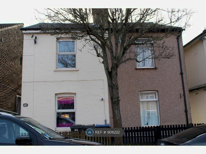 2 Bedroom Semi-Detached House To Rent In Napier Road, South Croydon, CR2