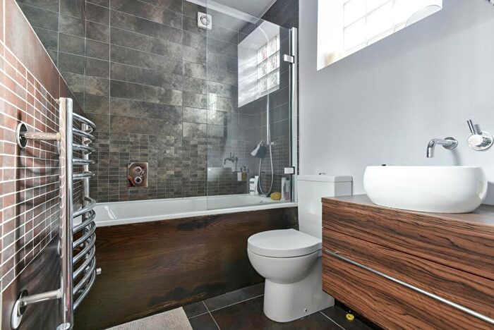 2 Bedroom Apartment To Rent In Anerley Grove Anerley, SE19