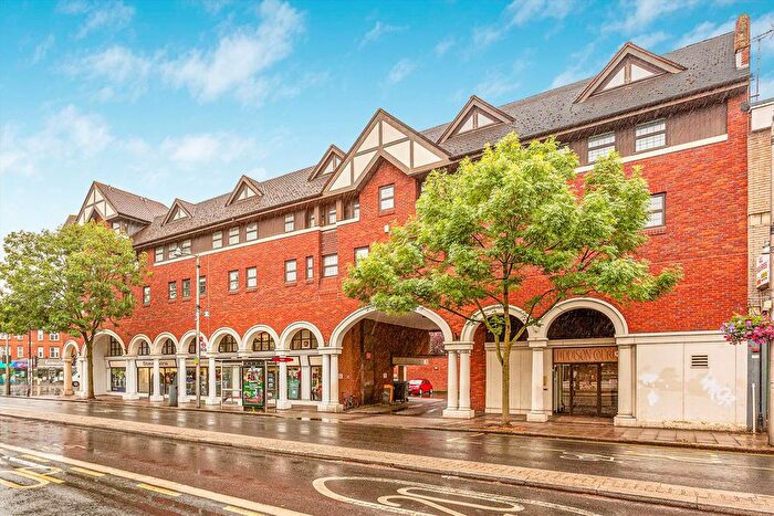 2 Bedroom Flat To Rent In Heath Road, Twickenham, TW1