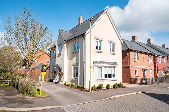 3 Bedroom Detached House For Sale In Levy Road, Andover, SP11