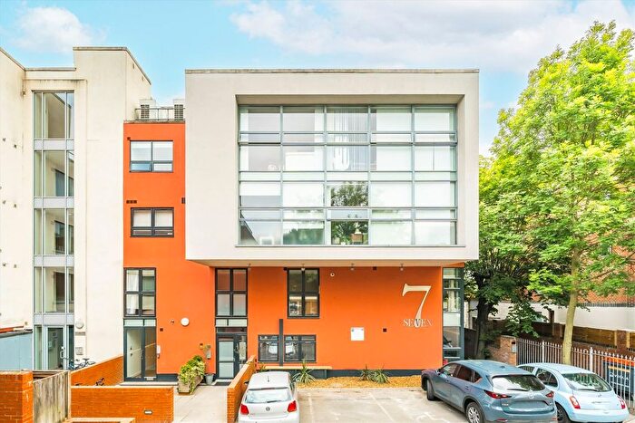 1 Bedroom Flat For Sale In Elm Grove, Wimbledon, SW19