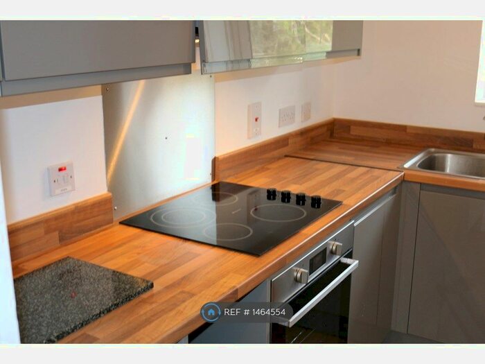 2 Bedroom Flat To Rent In Black Path, Polegate, BN26