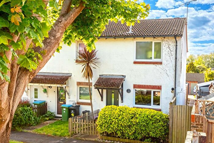 2 Bedroom End Of Terrace House For Sale In Beacon Way, Littlehampton, BN17