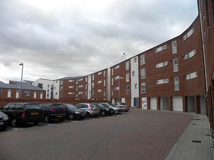 2 Bedroom Flat To Rent In Aviation Avenue, Hatfield, Hertfordshire, AL10