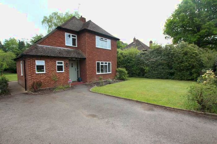 4 Bedroom Detached House To Rent In Pyrford, GU22