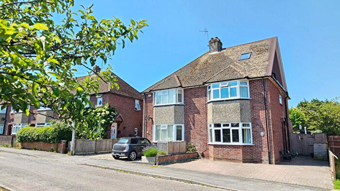 4 Bedroom Semi Detached House For Sale In Valley Road, Newbury, RG14