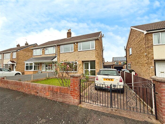 3 Bedroom Semi-Detached House For Sale In Lunbreck Road, Warmsworth, Doncaster, South Yorkshire, DN4