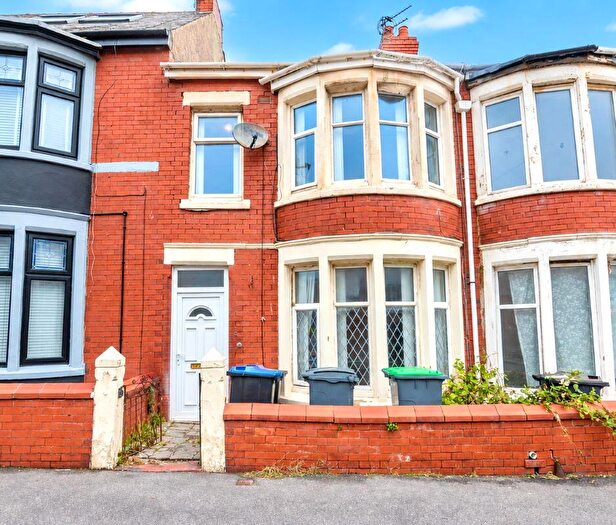 3 Bedroom Terraced House For Sale In Leckhampton Road, Blackpool, FY1