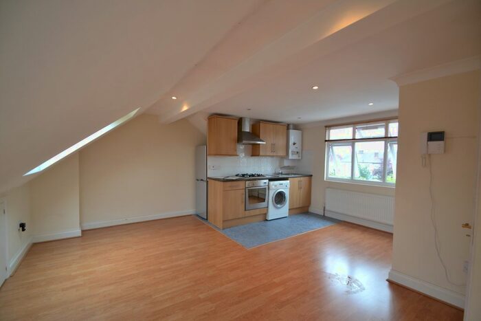 Studio To Rent In Martin Way, Morden, SM4