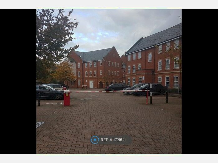 2 Bedroom Flat To Rent In Florey Gardens, Aylesbury, HP20