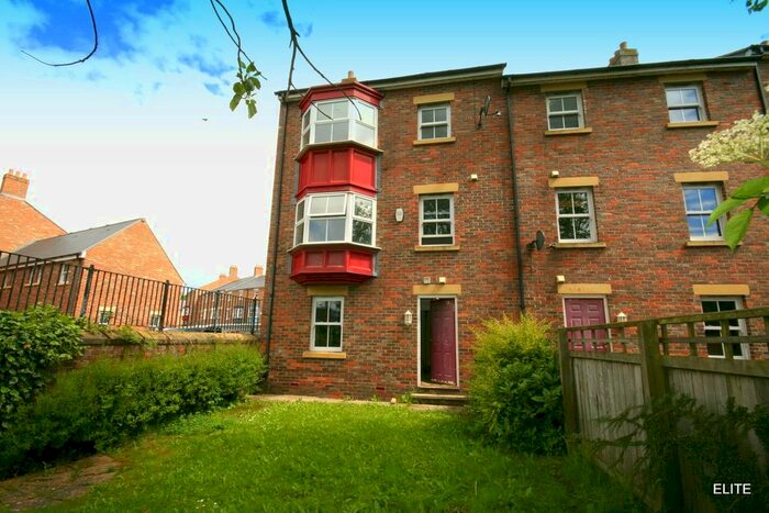 4 Bedroom Town House To Rent In Dalton Crescent, Durham, DH1