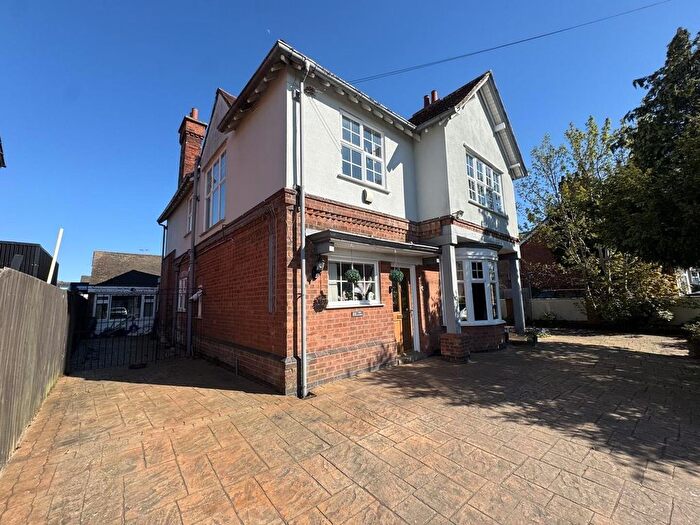 4 Bedroom Detached House For Sale In Lutterworth Road, Blaby, Leicester, LE8
