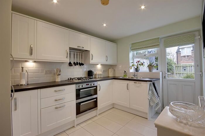 2 Bedroom Detached Bungalow For Sale In Trafalgar Close, Hessle, HU13