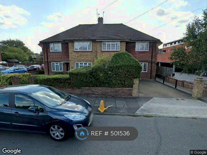 2 Bedroom Flat To Rent In Westholme Gardens, Ruislip, HA4