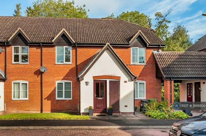 2 Bedroom Flat To Rent In Pyotts Court, Old Basing, Basingstoke, RG24