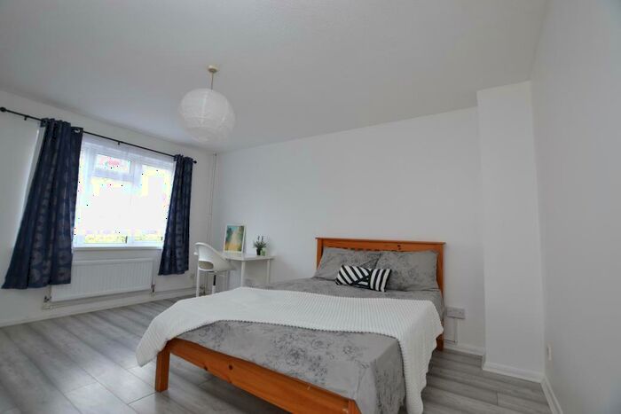 5 Bedroom Terraced House To Rent In Old Montague Street, Whitechapel, London, E1