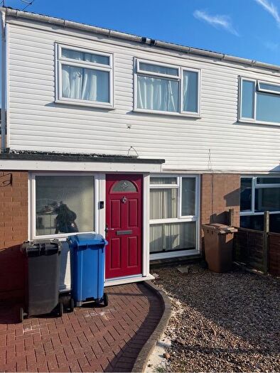 3 Bedroom Semi-detached House To Rent In Baronsdale Close, Ipswich, IP1