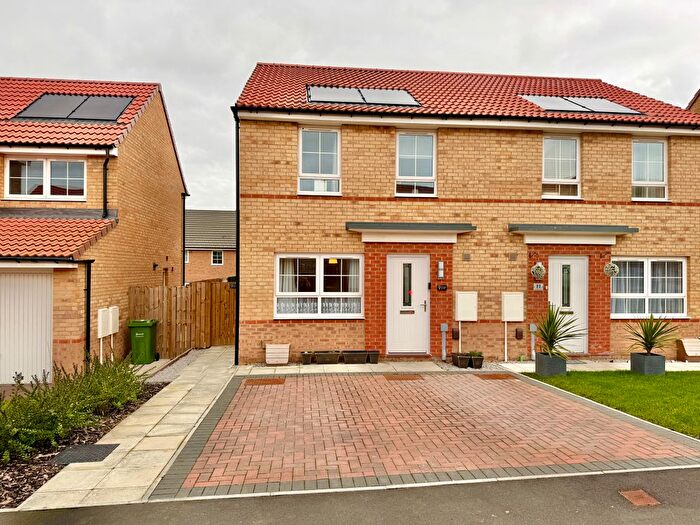 3 Bedroom Semi Detached House For Sale In Chase Lane, Wakefield, WF3