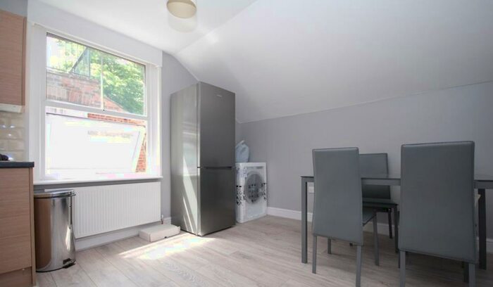 6 Bedroom Terraced House To Rent In Birnam Road, Holloway, London, N4