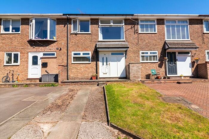3 Bedroom Terraced House For Sale In Turnlee Drive, Glossop, SK13