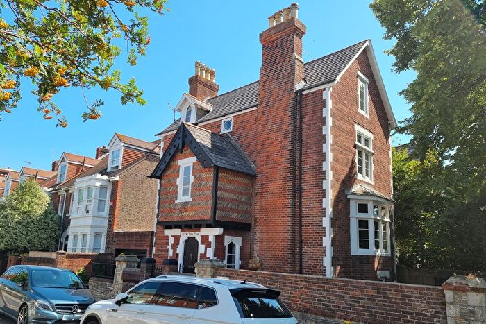 4 Bedroom Town House To Rent In Southsea, Hampshire, PO5