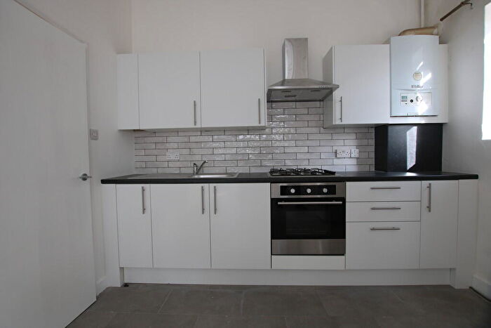 1 Bedroom Flat To Rent In Oldfield Road, Harlesden, London, NW10