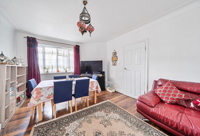 3 Bedroom Apartment For Sale In Barons Court, Church Lane, Kingsbury, NW9