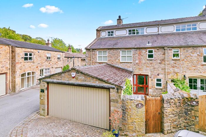 5 Bedroom Semi-Detached House For Sale In Smithy Greaves, Low Mill Village, Addingham, West Yorkshire, LS29