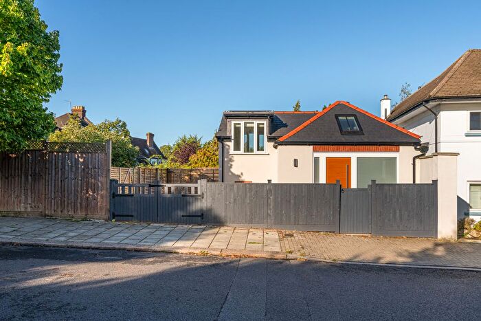 2 Bedroom Detached House To Rent In Hill House Road, London, SW16