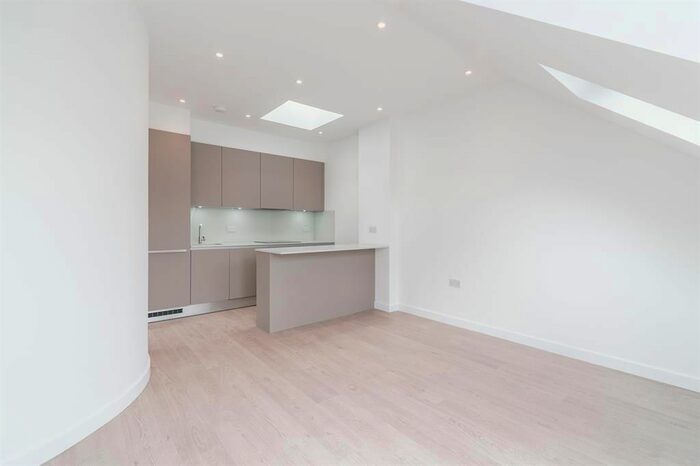 2 Bedroom Flat To Rent In Seven Sisters Road, London, N4