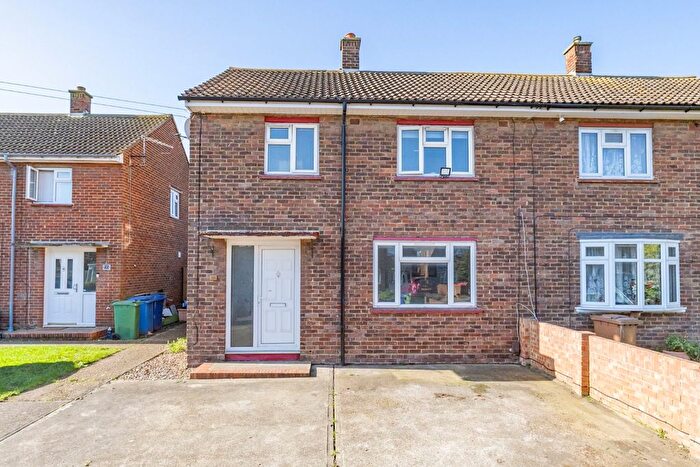 3 Bedroom Semi Detached House For Sale In Trinity Road, Sittingbourne, Kent, ME10