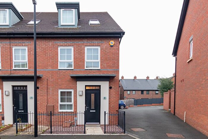 4 Bedroom Semi-Detached House To Rent In Daker Row, Telford, TF4