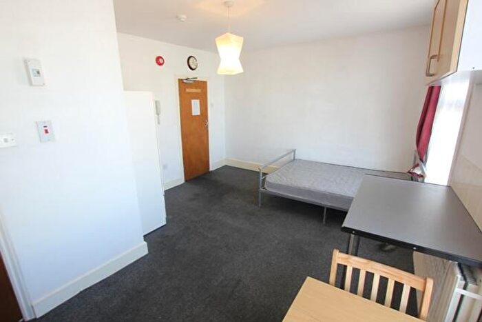 Apartment To Rent In Cornwallis Road, Archway, London, N19