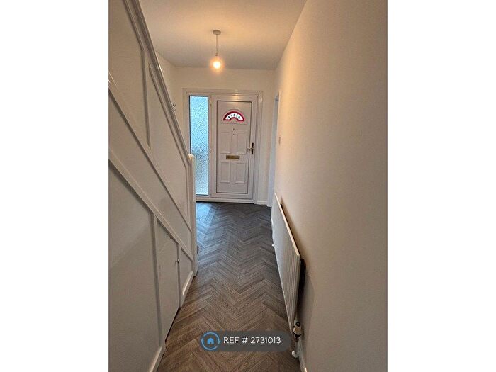 3 Bedroom Semi-Detached House To Rent In Norbreck Road, Warmsworth, Doncaster, DN4