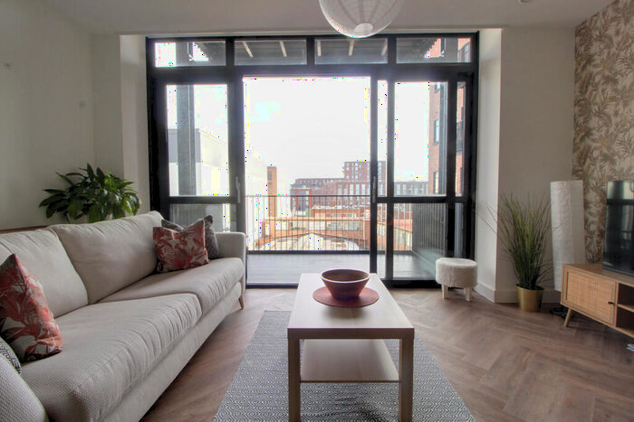 1 Bedroom Apartment To Rent In Priory House, Gooch Street North, Birmingham City Centre, B5