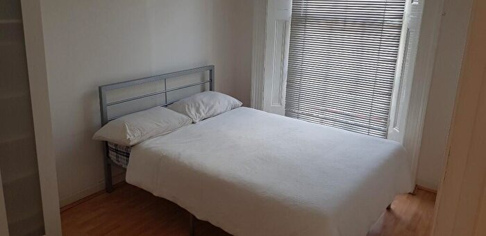 1 Bedroom Flat To Rent In Oakley Square, London, NW1