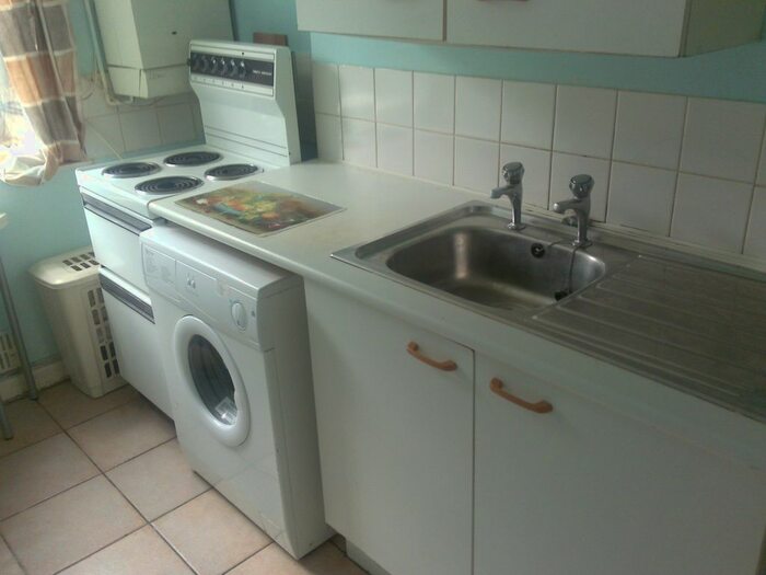 1 Bedroom Flat To Rent In Lower Ground Flat, , Cathays Ter, Cardiff, CF24