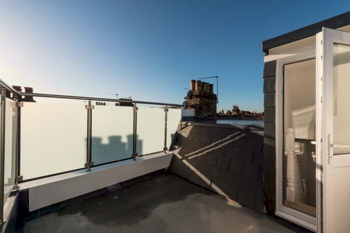 3 Bedroom Flat To Rent In Elspeth Road, Battersea, London, SW11