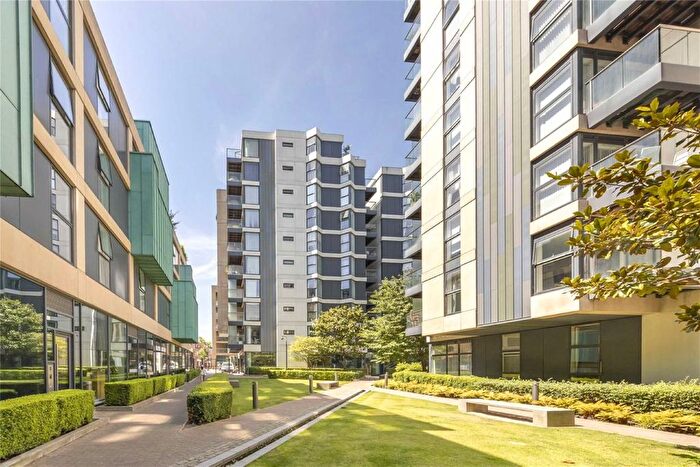 1 Bedroom Flat To Rent In Dance Square, London, EC1V