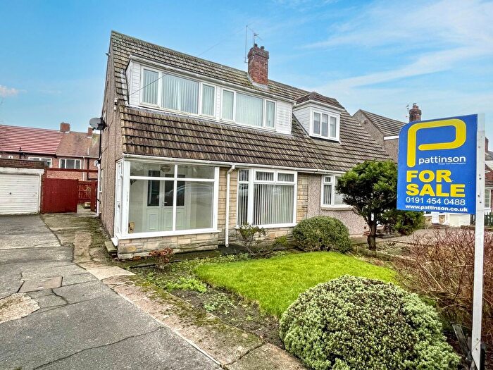 3 Bedroom Semi-detached House For Sale In Leafield Crescent, South Shields, NE34