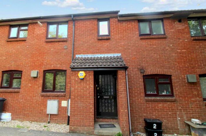 1 Bedroom Apartment To Rent In Heronbridge Close, Swindon, Wiltshire, SN5