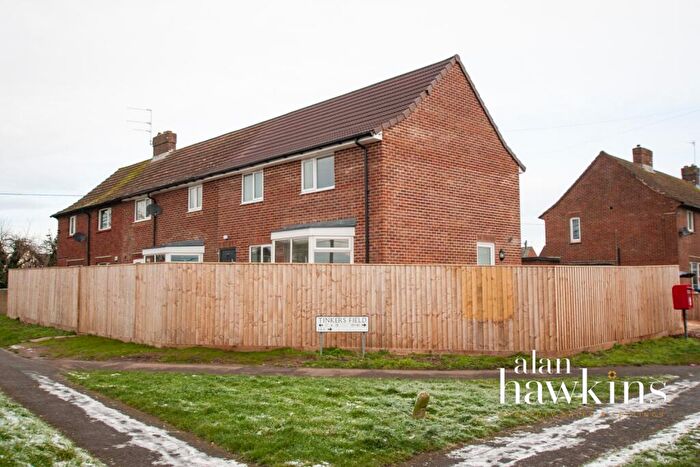 3 Bedroom End Of Terrace House To Rent In Tinkers Field, Royal Wootton Bassett, Wiltshire, SN4