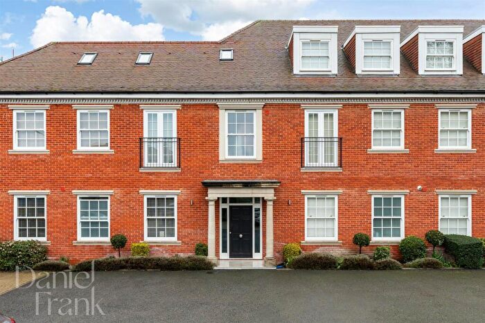 1 Bedroom Flat For Sale In Manor Road, Chigwell, IG7