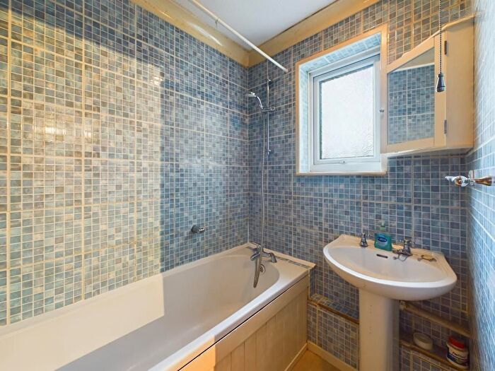 3 Bedroom End Of Terrace House For Sale In Crabtree, Peterborough, PE4