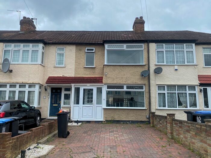 3 Bedroom Terraced House To Rent In Broadlands Avenue, Enfield, EN3