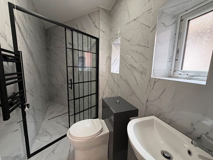 2 Bedroom Flat To Rent In High Street, Brierley Hill, DY5