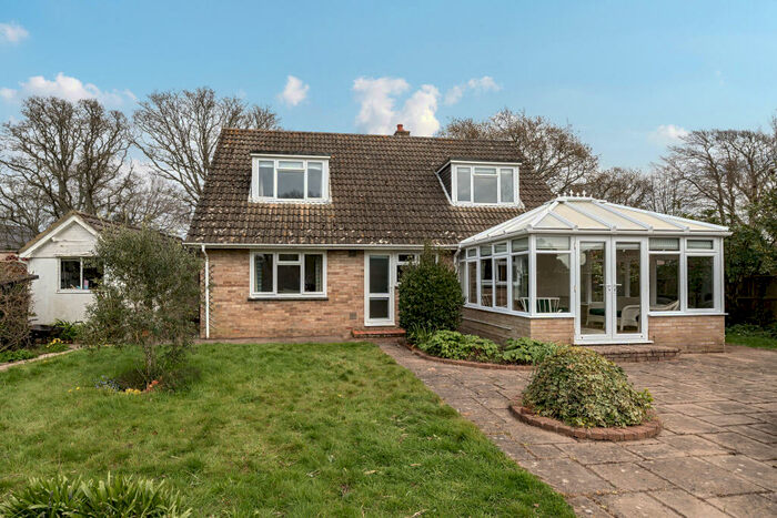 3 Bedroom House To Rent In Vicarage Lane, Hordle, SO41