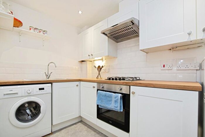 2 Bedroom Flat For Sale In St. Augustines Avenue, South Croydon, CR2